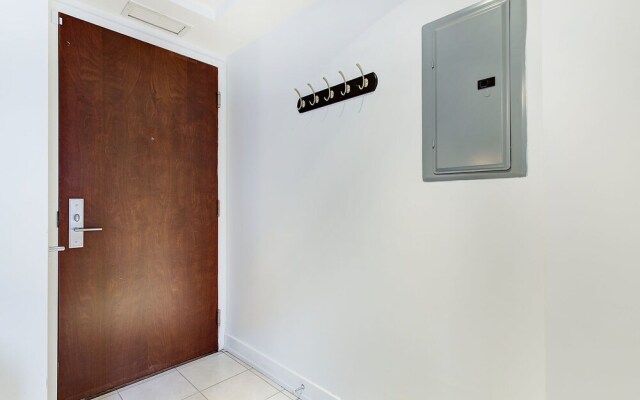 Palais-des-Congrès Furnished Suites by Hometrotting