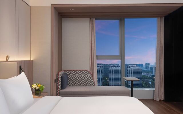 Holiday Inn Express Nanjing Jiangbei Wonhall Mall by IHG