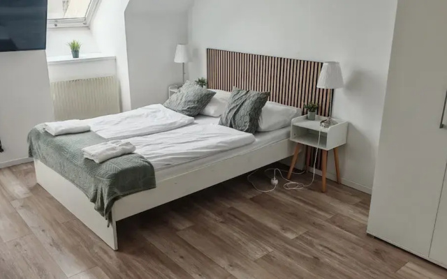 Charming 2 Apartments For Extended Stays