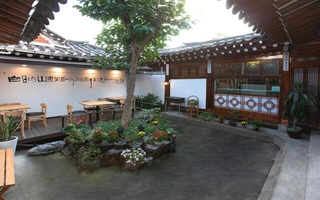 jonglo mokkoji guesthouse