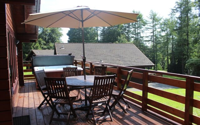 Lady Galloway Lodge 28 with Hot Tub, Newton Stewart