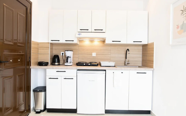 1 Bedroom Apartment Lambisea