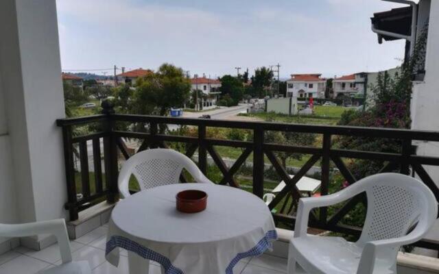 Melina Apartments - Holiday Apartment in Nikiti