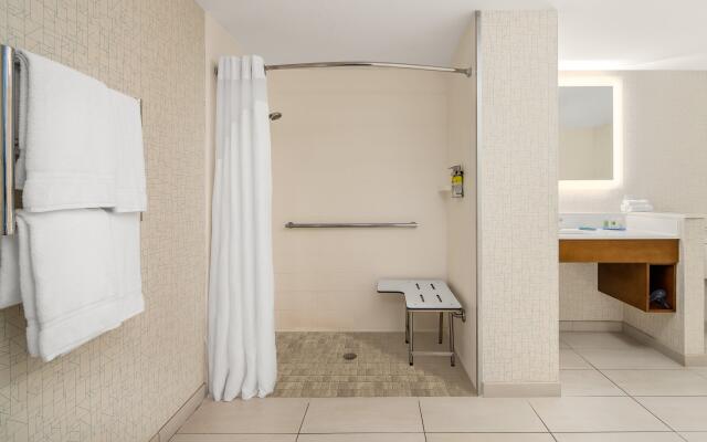 Holiday Inn Express Ft. Lauderdale Cruise-Airport by IHG