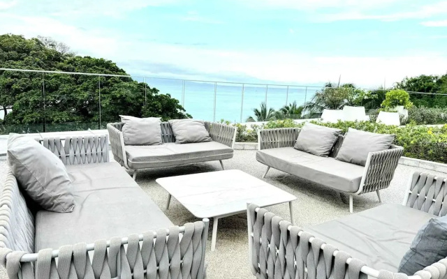 Bolongo 1BR Your Exclusive Oceanfront Escape