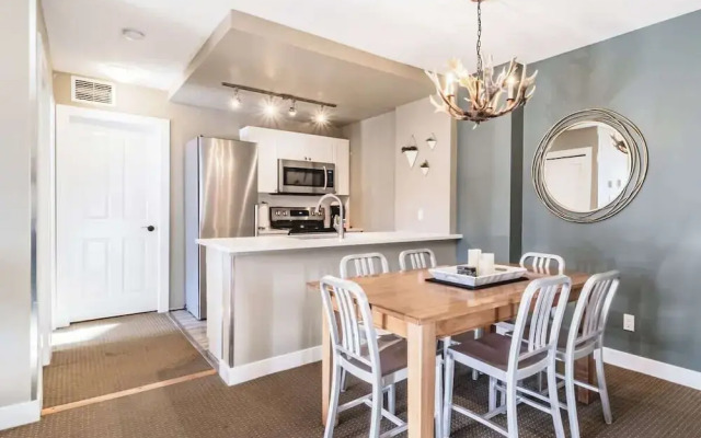 Spacious Two Bedroom Apartment in Whistler - 530