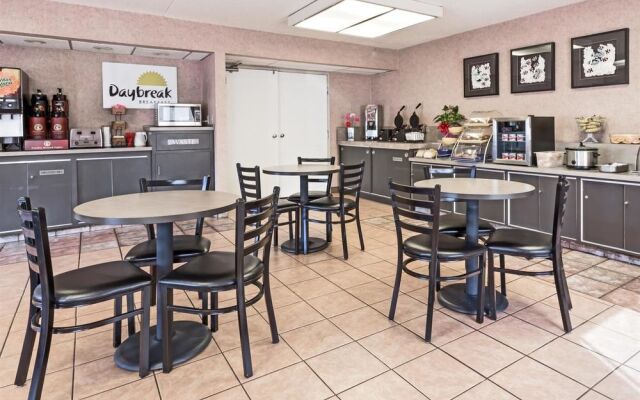 Days Inn Clackamas/Portland