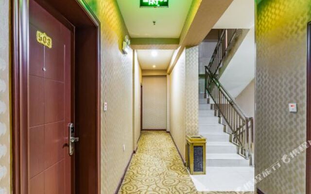 Xichang Red 8 Hotel
