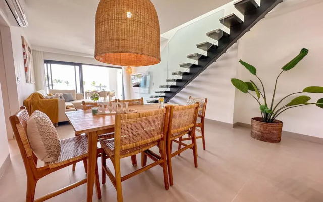 Luxury Penthouse 3 Bedroom Ocean Views