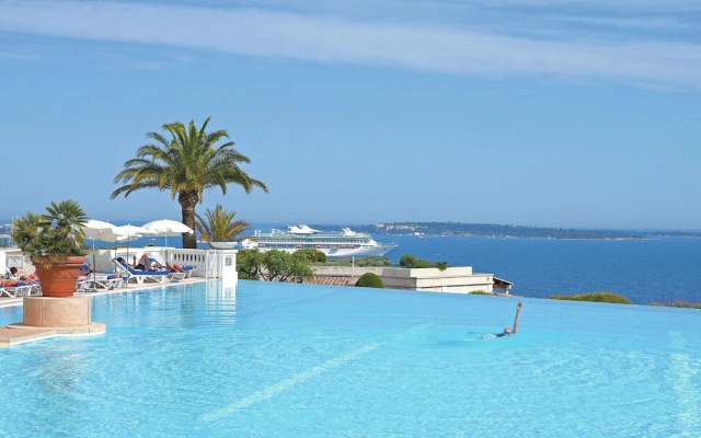 Studio Near the Boulevard in the Decadent City of Cannes