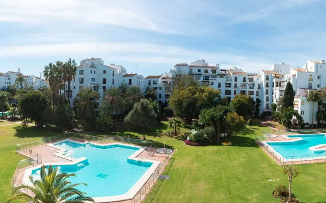 Comfy And Stylish Puerto Banus Apartment