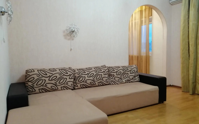 Апартаменты на улице Адоратского 1