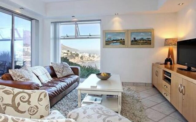 Holiday Apartment w Sea Views Pool CBT Suite
