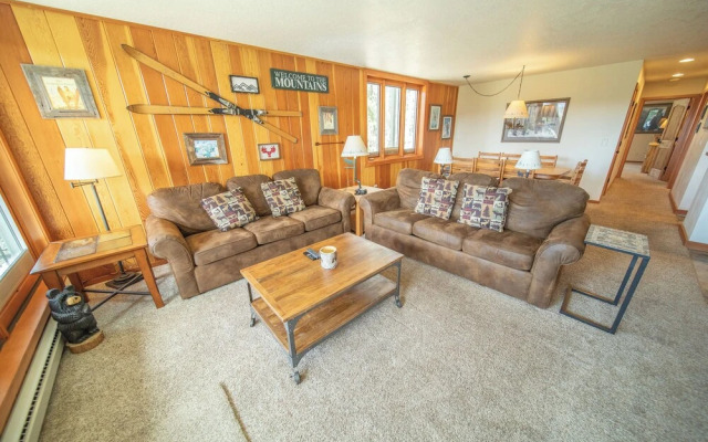 Pines 2147