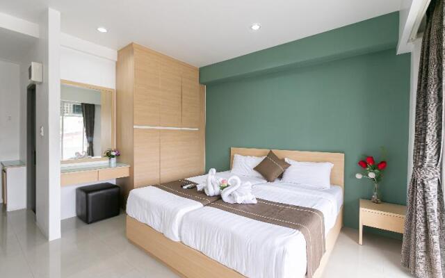 Ruan Plaisoi Apartment by ZUZU