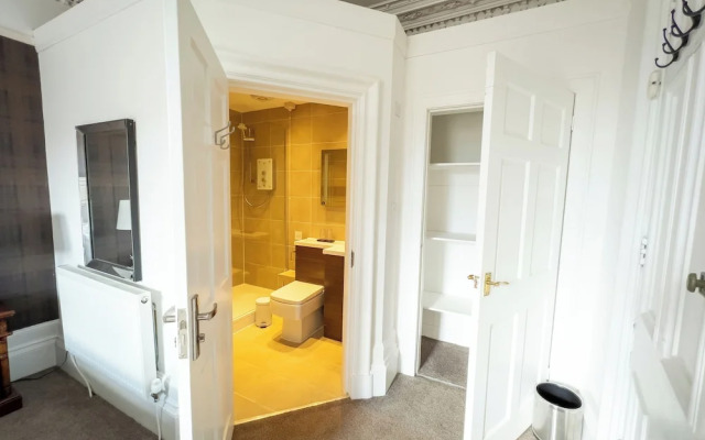 The Crags Hotel