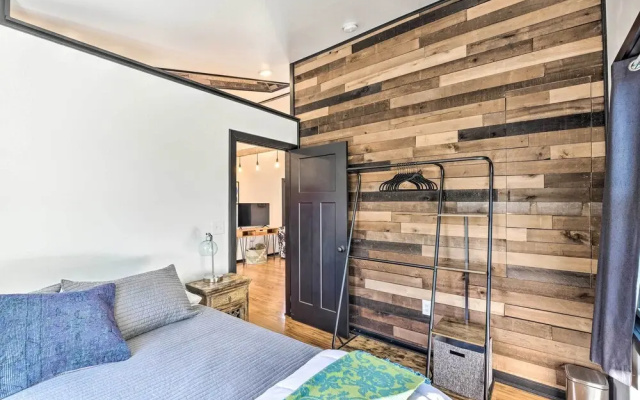 Modern Louisville Apartment w/ Furnished Deck