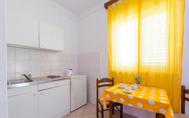 Apartment Dia - 30 m from sea