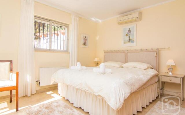 Abahana Villas Mima