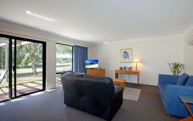 Condo 108 @ Horizons Resort & Golf, stunning course + lake Views