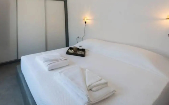 Onirondas Villas Dom Style in Fira City