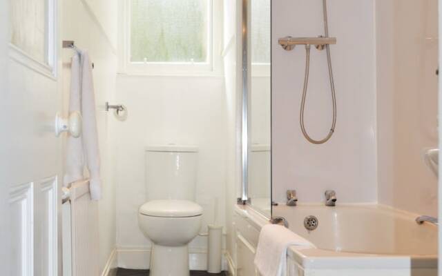 Modern 3 Bedroom Home in Morningside
