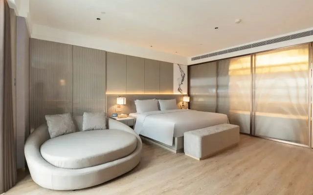 Shanghai Huayi Renjoy Hotel