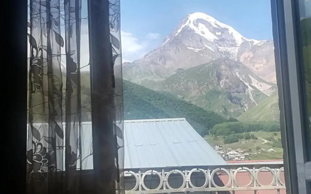 Nikoloz Guesthouse