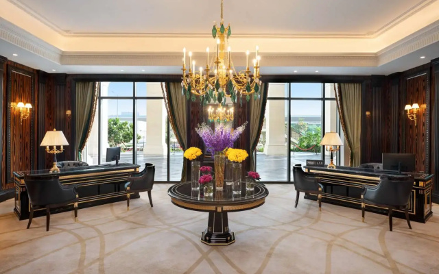 The Plaza Doha, LXR s & Resorts