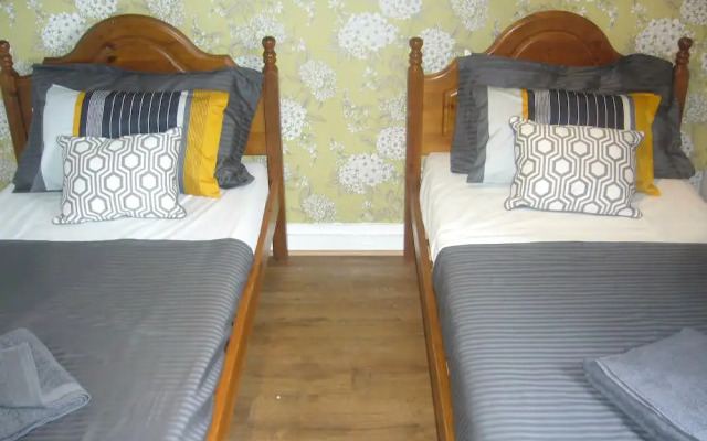 Dragon - Peat Road House 3 Bedroom Home