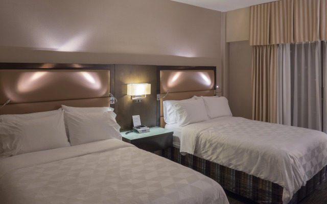 Holiday Inn & Suites Vancouver Downtown by IHG