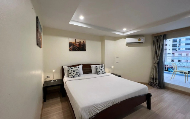 V Check Inn Sukhumvit 22