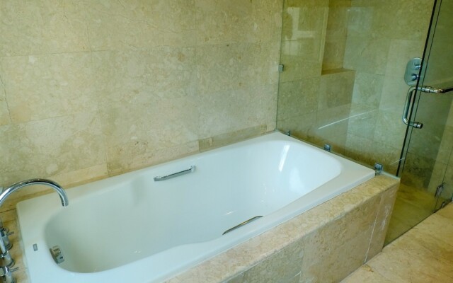 Luxurious 2 Bedroom Senayan Residence By Travelio