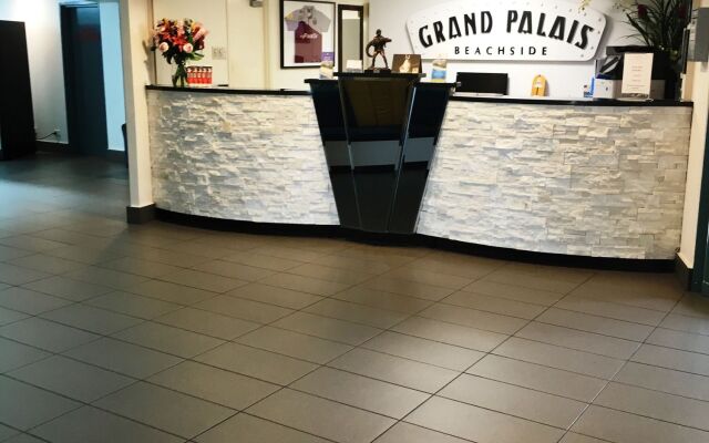Grand Palais Boolarong Beachside Resort