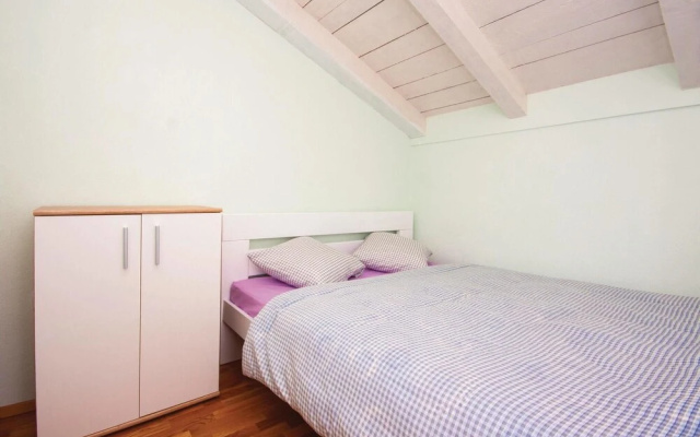 Amazing Home in Tribunj Sovlje With Wifi and 4 Bedrooms