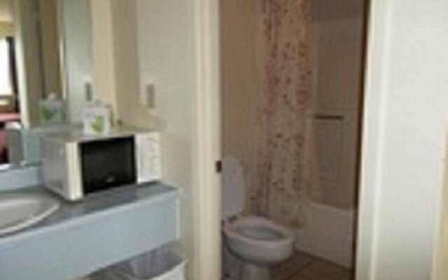 Capital O Aurora Inn Monett US 60