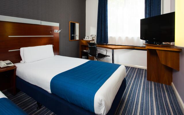 Holiday Inn Express London - Wimbledon South, an IHG Hotel