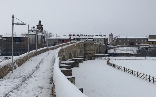 B&B Puente De Orbigo