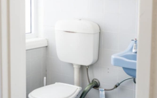 Barrys Beach Road Hotel