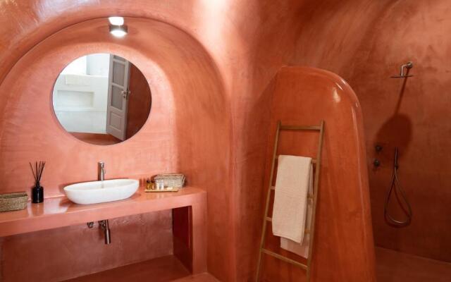 Serendipity Cliffside Villa & Suites