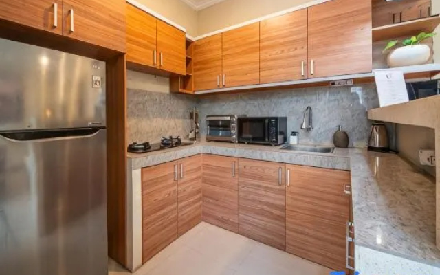 Private 4 Bedroom Villa in Kerobokan By Nami Bali – Kitchen – Kerobokan