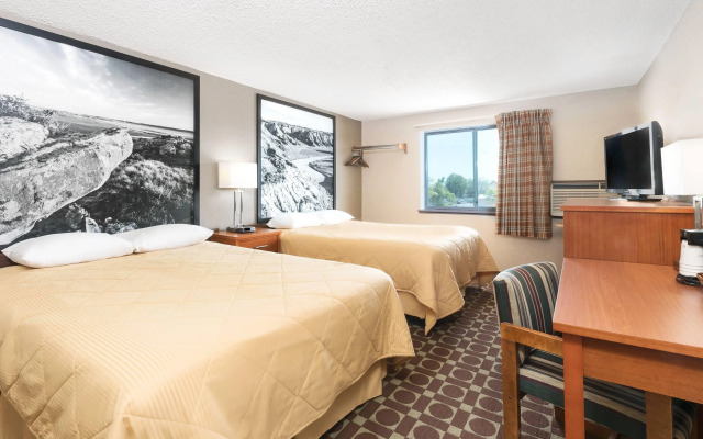 Super 8 by Wyndham Miles City
