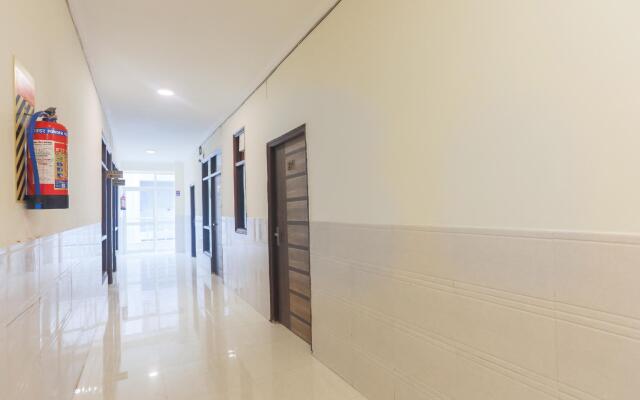 OYO 49249 Pavithraa Deluxe Suites