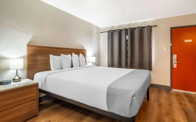 La Luna Inn, an Ascend Collection Hotel