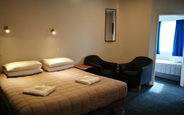 Airport Birches Motel