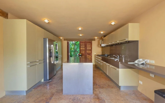 Sunny Vacation Villa 45