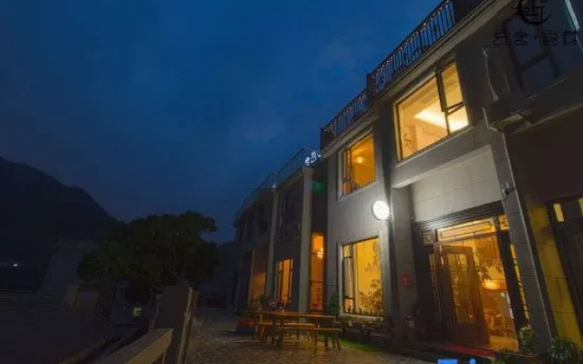 Xiangshan yunshe Inn