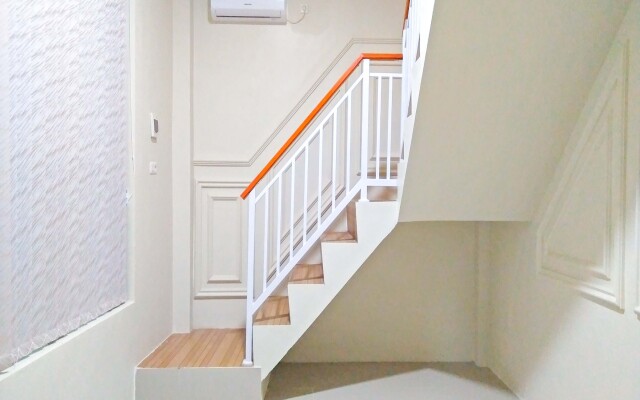 RedDoorz @ Karema Area Mamuju