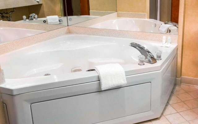 Holiday Inn Express & Suites Hawthorne Elmsford North by IHG