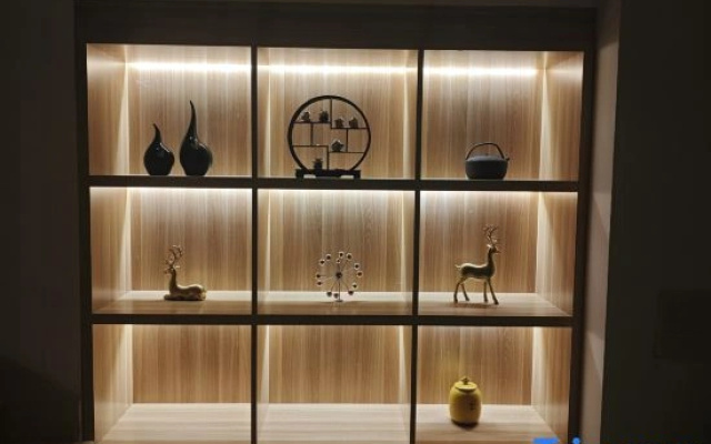 Longchen Holiday Hotel (Shanghai Weining Road Metro Station)